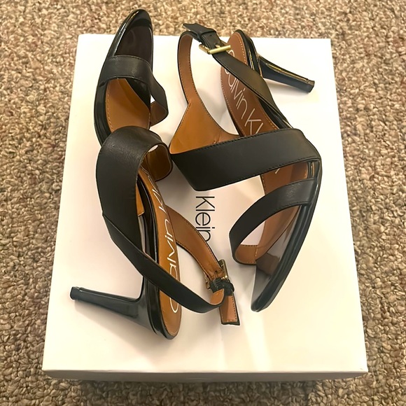 Calvin Klein black open toe dress heels - Picture 2 of 4